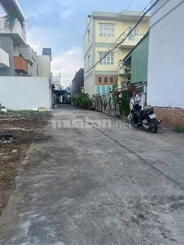Ngộp ngân hàng nên bán gấp lô đất ở q12, dt 68m2, giá 2 tỷ 1 ( shr ) 