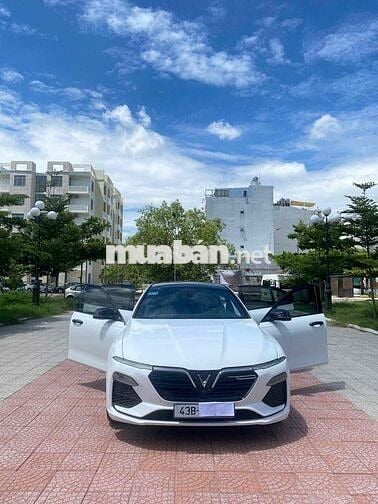 VinFast Lux A2.0 2022 A2.0 Tiêu chuẩn - 70000 km