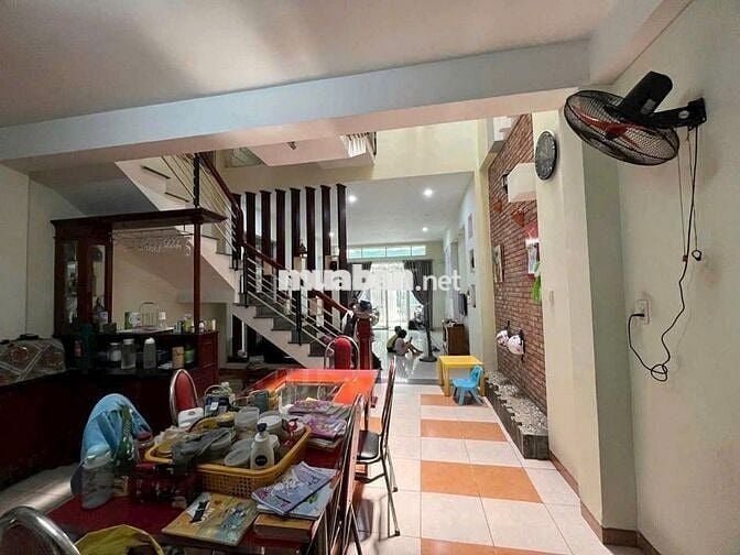 NHÀ MT NGUYỄN XÍ SÁT TRẦN THÁI TÔNG GẦN NGUYỄN TẤT THÀNH