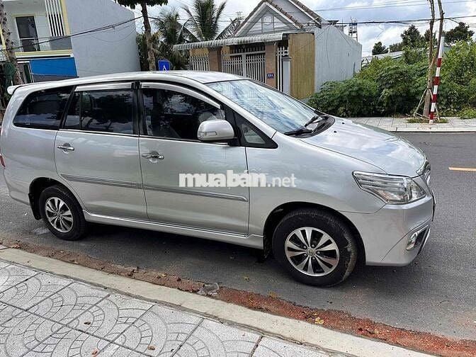 Toyota Innova 2016 - 142000 km