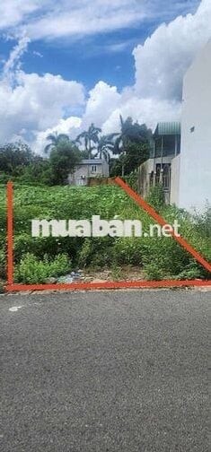 Bán đất ngộp bình dương. DT 199m2 . Thổ cư 100. Giá 480 tr