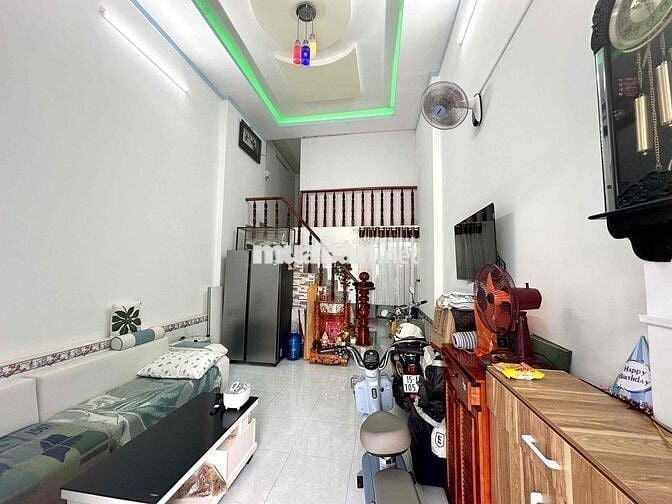 Tôi cần bán nhà 1 trệt 1 lửng còn mới , cứng cáp , chỉ việc dọn vào ở