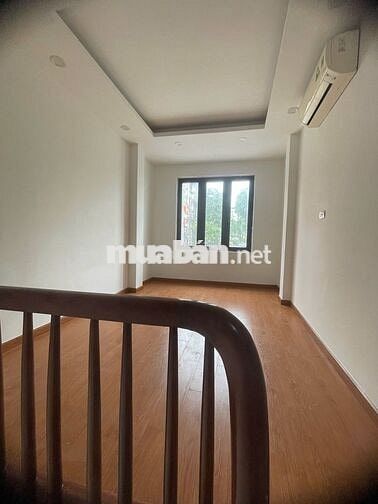 🏠 Cho thuê nhà mặt phố Kim Mã – giá 12tr/tháng (có thương lượng)