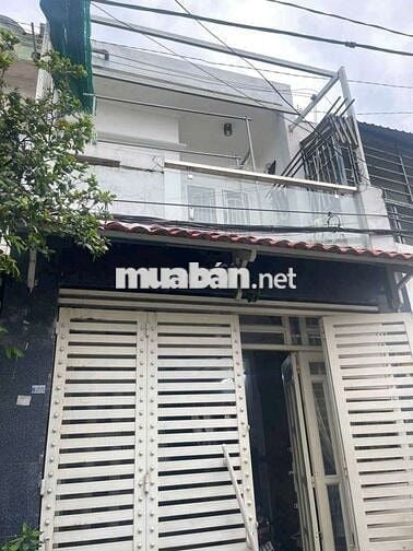 Cần bán gấp nhà P ĐHT. DT 3,6 x 10,5 .1 trệt 1 lầu 2PN 2WS hẻm xe hơi