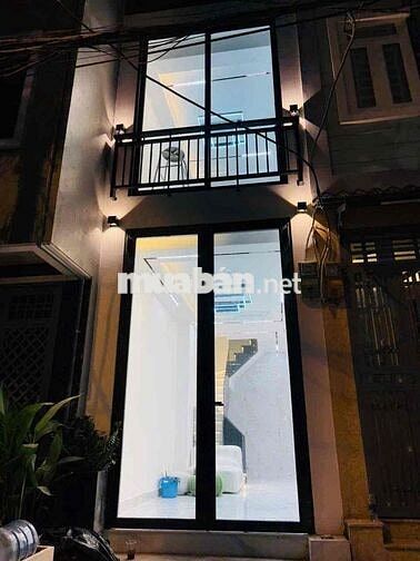 Mat tien duong so 6m -xe hoi do cua q4