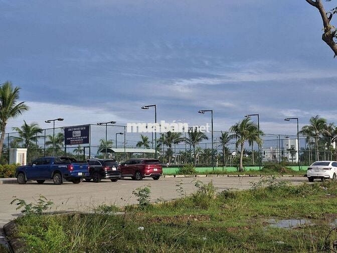 NHÀ LÔ GỐC KHU 1B  sát đại học fpt