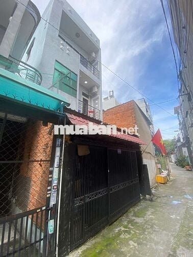Nhà 1 trệt, 1 sân, 2 lầu, 4pn, 2wc, dtsd 133m2, p14.GV