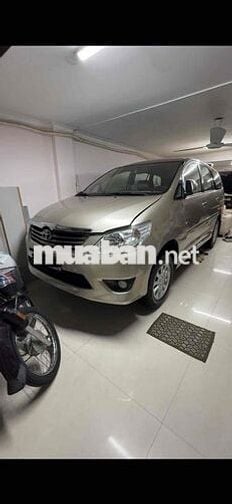 Toyota Innova 2012 2.0V - 12500 km