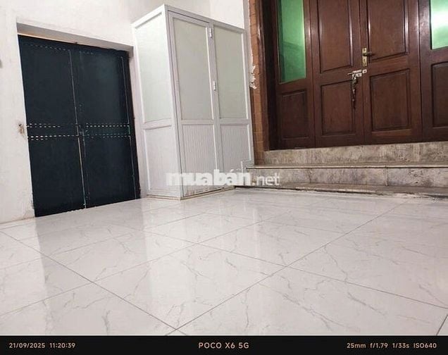 Chính chủ cần cho thuê quán, mặt phố Nguyễn Đức Cảnh, sầm uất.