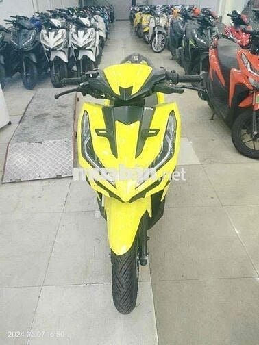 cần bán xe vario đời 2024 xe đẹp còn như mới