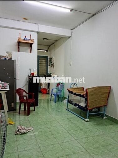 Cho thuê chung cư Bàu Cát 2, 50m2: 2pn, phòng khách, bếp, 8tr/th.