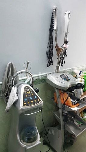 Cần sang lại toàn bộ dụng cụ, trang thiết bị làm tóc.