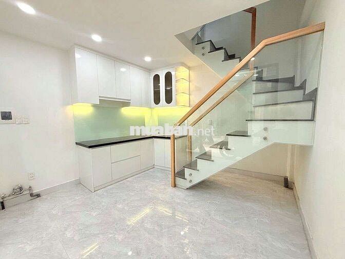 CẦN BÁN NHÀ MỚI DỌN Ở NGAY TRUNG TÂM GIÁ TỐT