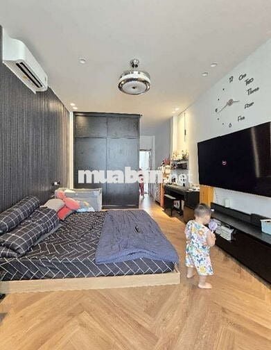 Bán nhà mặt phố 5 tầng, 3.5x21 Đặng Văn Ngữ PN. Giá 21 tỷ còn bớt