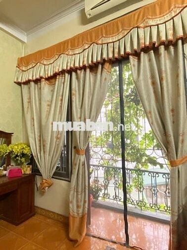 cần bán nhà đường giải Phóng. 45m2 xây 4 tầng, gần đường ô tô.