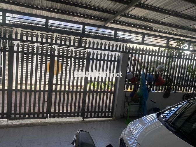 nhà ngay trung tâm ngang 8m dài 15,5m