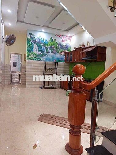 CẦN CHO THUÊ NHÀ 3 TẦNG 3 MÊ ĐƯỜNG HOÁ SƠN 2 MỚI CỨNG