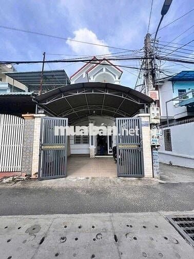 Cho thuê nhà mái thái căn góc hẻm 385 lê Hồng Phong phú hòa