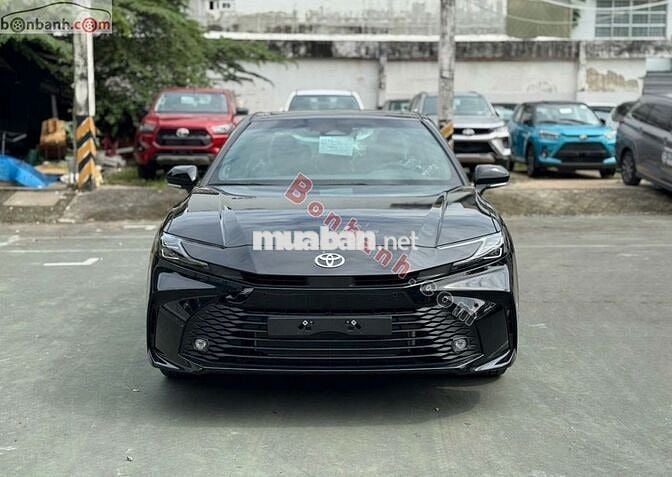 Xe Toyota Camry 2.0Q 2025 - 1 Tỷ 160 Triệu