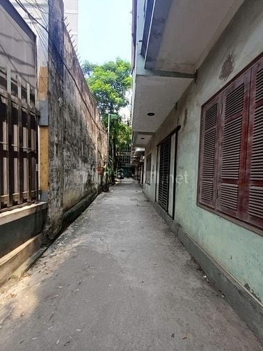 Bán nhà Ba Đình. Lô góc 3 thoáng. Oto vào nhà. Cách phố 15m.