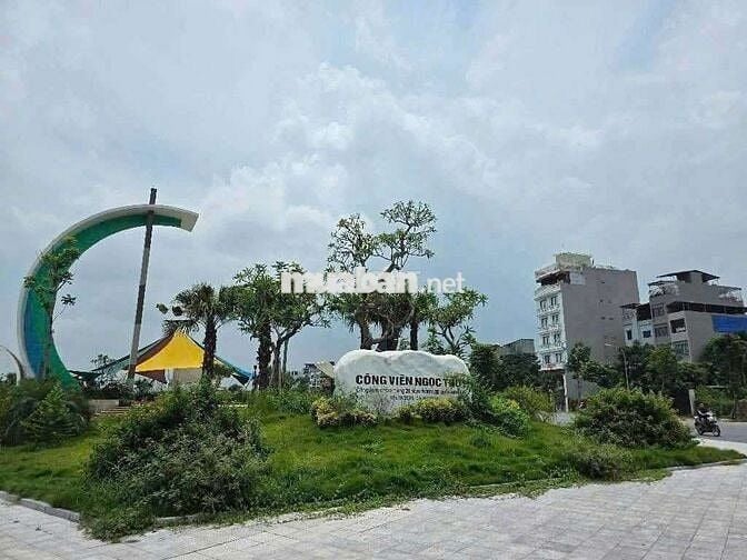 Bán Lô Đất TĐC Ngọc Thụy Long Biên Đường 12m Vỉa Hè 3m Giá 18,3 Tỷ