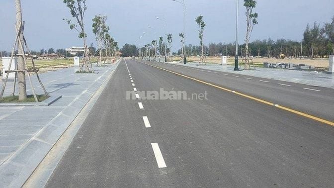 tài chính 1tỷ2 có ngay lô 100m2, mặt tiền Phùng Hưng 42m, sổ riêng.