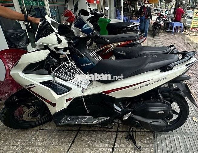 [Cần bán gấp] Xe AB trắng đen đời 2021, mới 95%