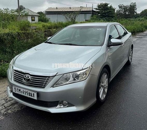 Toyota Camry 2013 2.5Q - 180000 km