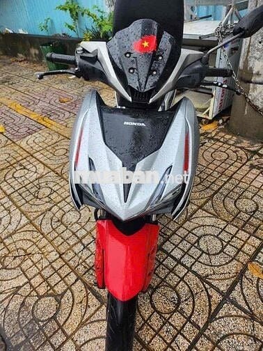 kẹt tiền cần bán gấp xe như hình 9c