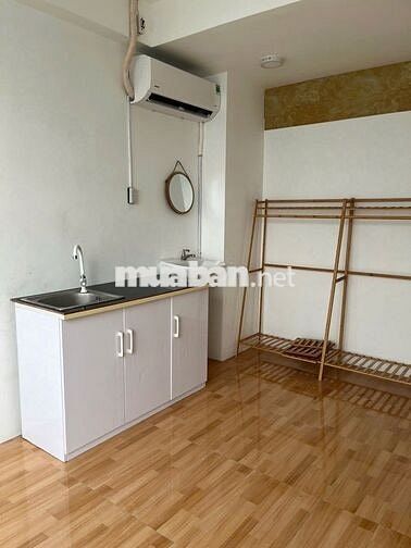 Cho thuê phòng lầu 4 - đầy đủ nội thất cơ bản 16m vuông quận 3