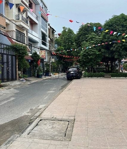 Nhà thuê MT Công viên K300 - 5x17m 1T2L - Nhà mới