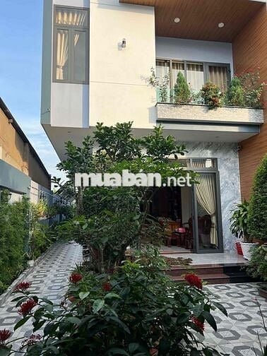 Tôi cần bán nhà 1lầu 1trệt+ nhà  vườn 500m , sổ riêng , 200m thổ cư -
