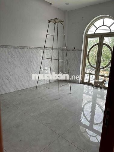 Phòng đẹp có ban công 1tr5 bao điện nước