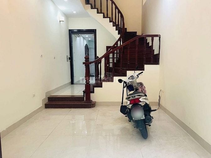 Hoàng Cầu, phân lô 2 mặt ngõ, Ô tô tránh dừng đỗ ngày đêm, cần bán sớm