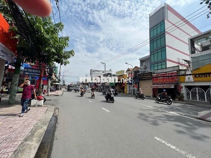Bán nhà (5x24m) đường Huỳnh Tấn Phát  - KD sầm uất - Tân Phú - Q.7