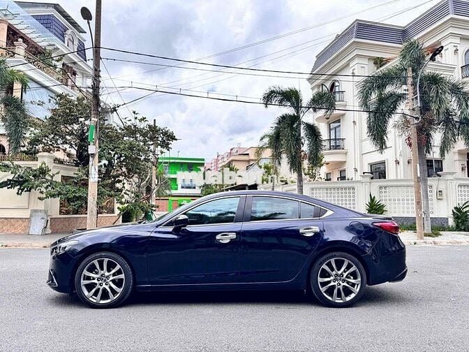 Mazda 6 2017 2.0L Premium - 100000 km