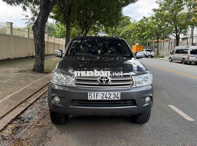 2009 Toyota Fortuner V chính chủ BSTP đẹp