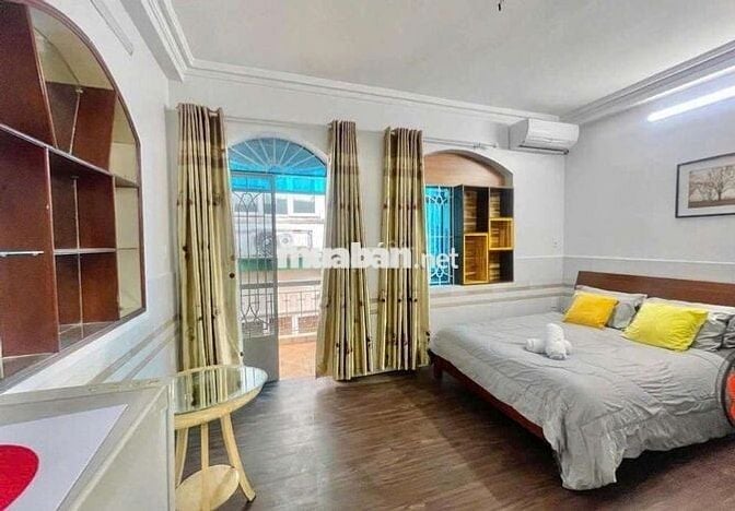 CHO THUÊ CĂN HỘ DỊCH VỤ 22m2 có Ban Công ở Lê Thánh Tôn Q1