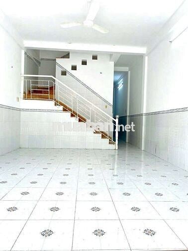 Chủ Gửi:🥰
NHÀ ĐẸP GIÁ RẺ NHẤT KHU 586
TRỆT 1 LẦU RỘNG  2 Tỷ 600