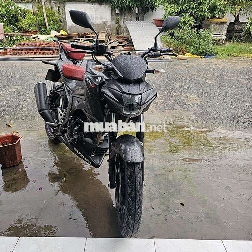 Kẹt tiền bán xe mới chính chủ