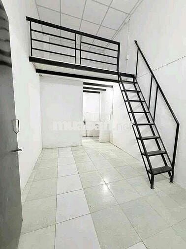 Nhà trọ dưới trệt dắt xe vào phòng