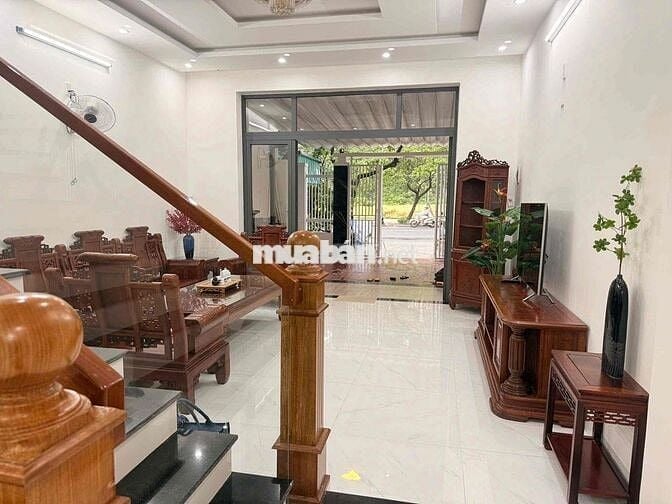 CHO THUÊ NHÀ ĐẸP CÁCH BÃI TẮM SƠN THUỶ 500m - PHẠM HỮU NHẬT