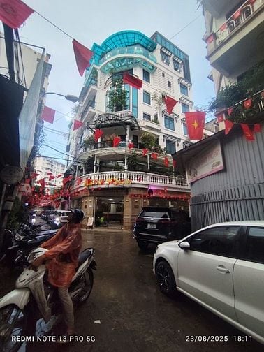 BÁN GẤP TOÀ APARTMENT TRẦN THÁI TÔNG Ô TÔ, 106M×9T, 200TR/T  47.5 TỶ