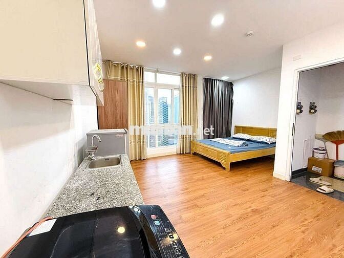 Cho thuê studio full nội thất cửa sổ kính đầy đủ tiện nghi