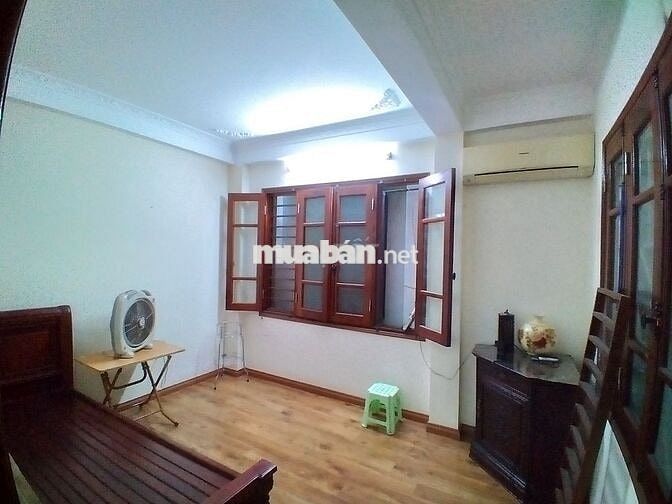 Cho thuê nhà 4T, 3N 3WC, TT Nam Đồng, 7 triệu, ưu tiên thuê lâu dài