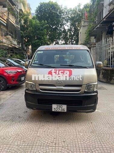 Toyota Hiace 2008 Commuter 2.7 - 100000 km