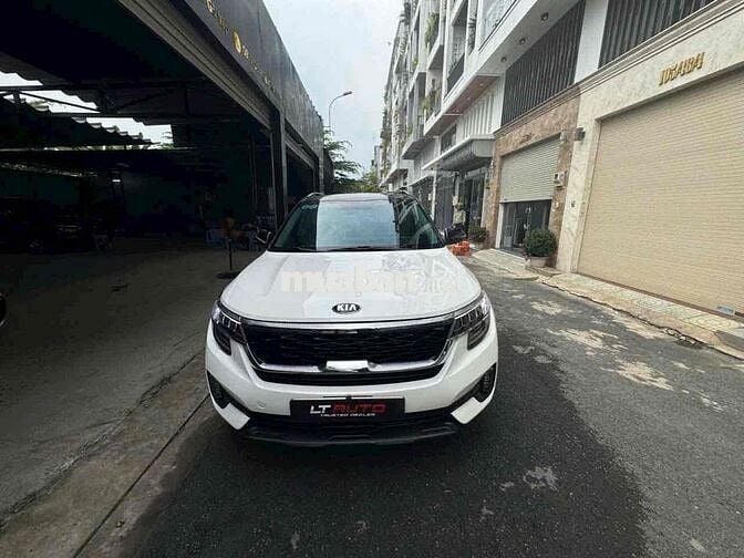 Kia Seltos 2022 Premium 1.4 AT - 34000 km