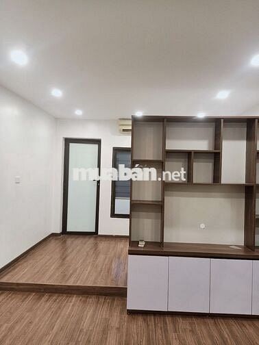 Cho Thuê Căn Hộ Tập Thể Nghĩa Tân. 70m2 Fuil Nội Thất. Giá 3.9 tỷ