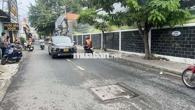 BÁN NHÀ MẶT TIỀN TTH , Q12, DT 4 X 32 ,3 NGỦ, 3WC GIÁ 5.5TỶ