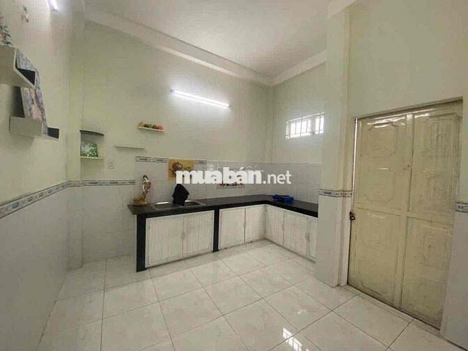 cho thuê nha nguyên căn 1t1l 2 p ngủ có sẵn may lạnh dt 100m2